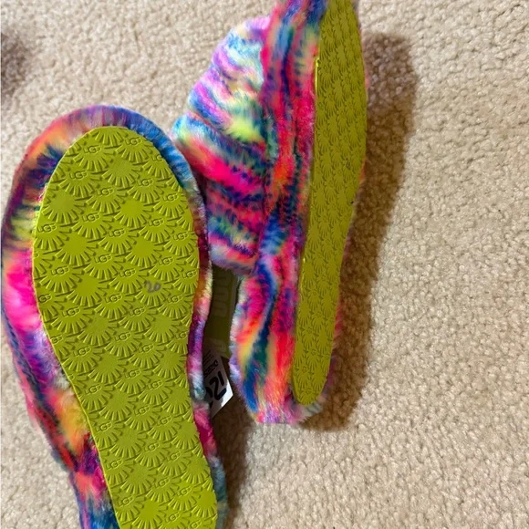 UGG Multicolor Furry Slippers - Picture 5 of 5
